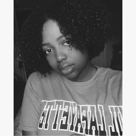 Meet your Posher, Ciara - Picture 1 of 1